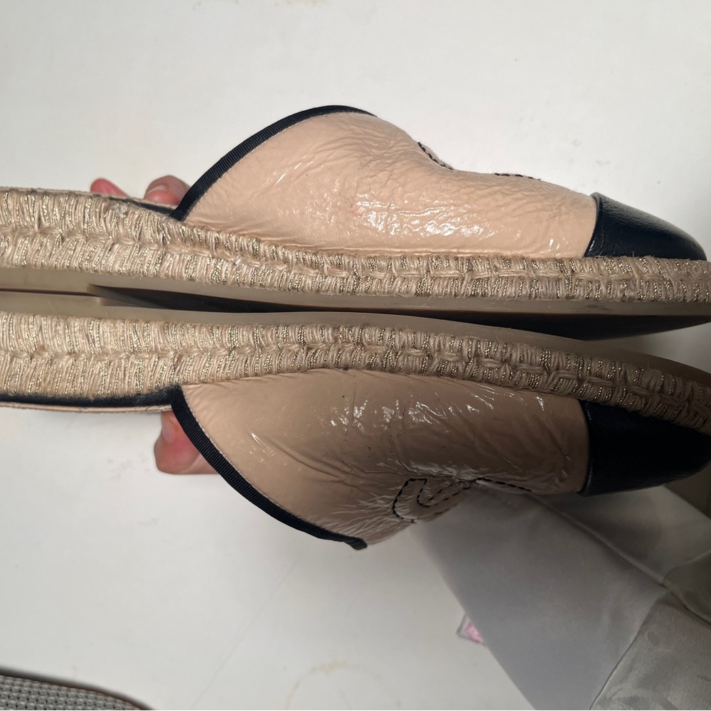 Chanel Two-Tone Beige and Black Mules - Picture 5 of 9